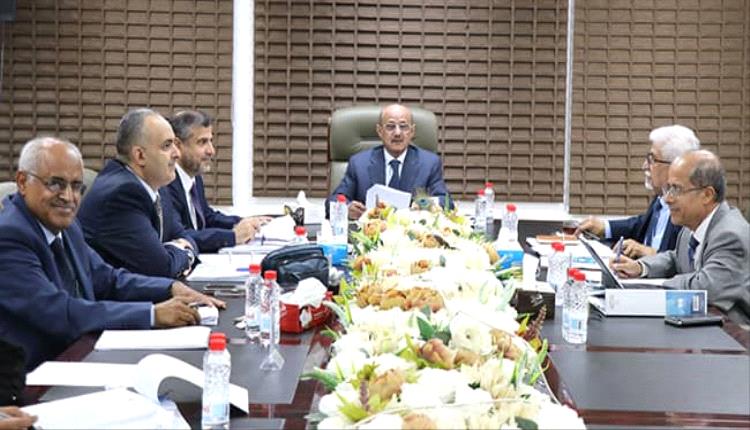 خطط التعامل مع شحة العملة وهيكلة الشبكة الموحدة تتصدر اجتماع مجلس إدارة البنك المركزي بعدن