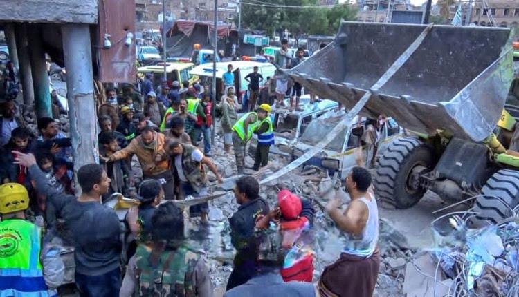 الحوثيون يتركون ضحايا القصف الإسرائيلي في صنعاء تحت الإنقاض.. وقاضي يحرج الجماعة