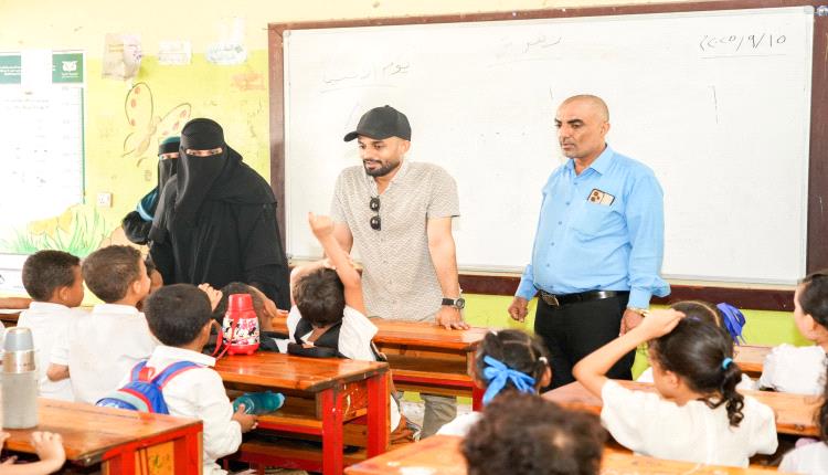 مدير عام صيرة يتفقد سير العملية التعليمية في مدرستي الغرباني والبيحاني