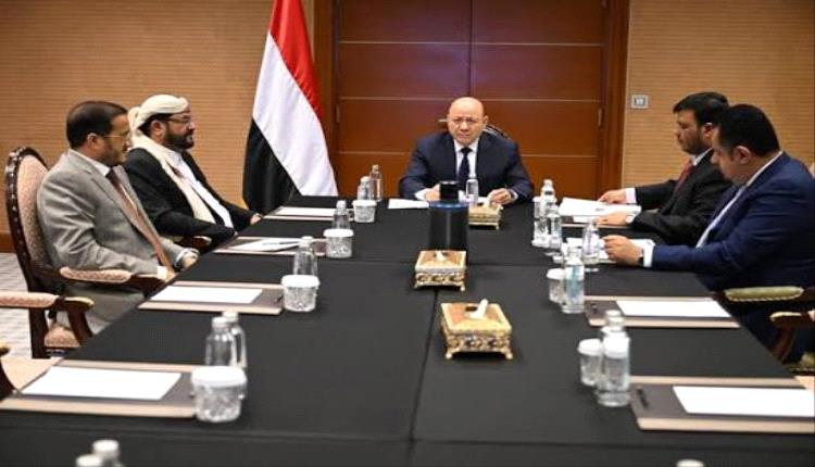 عودة مثيرة لـ"صالح" إلى مكتب رئيس المجلس الرئاسي
