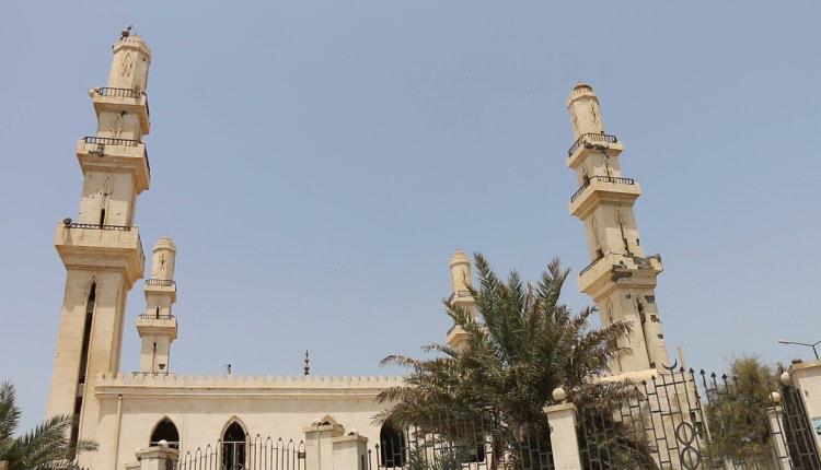 وثيقة.. وزارة الأوقاف تحظر تمكين دعاة حوثيين من الخطابة والإمامة في المحافظات المحررة