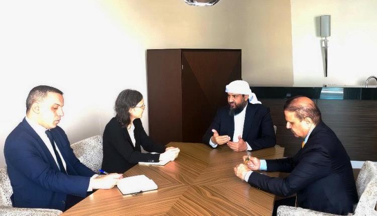 المحرمي: دعم الحكومة اليمنية هو السبيل الوحيد لإنهاء تهديدات التنظيمات المتطرفة لاستقرار لمنطقة