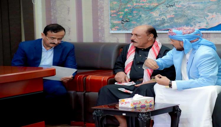 محافظ شبوة يتصدى للاصطياد الجائر ويصدر توجيهات صارمة 
