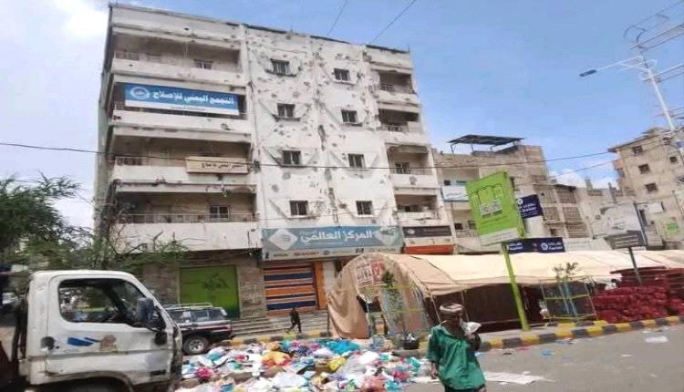 فضح أسرار رأس الأفعى.. صحفي يكشف خيوط جرائم إخوان تعز ويواجه تحريض خطير من فريق العليمي
