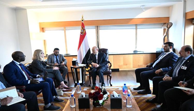 الرئاسي يعزز شراكة اليمن مع البنك الدولي لتثبيت الإصلاحات الاقتصادية وحماية العملة