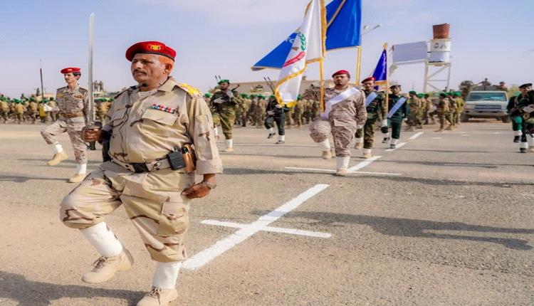 عرض عسكري مهيب في شبوة احتفالا باعياد ثورتي سبتمبر وأكتوبر.. صور