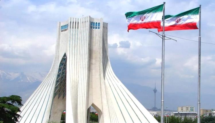 إيران تتوعّد بالرد على العقوبات الأممية بعد تفعيلها