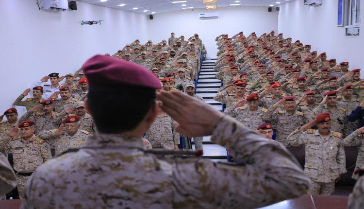 استعداد عسكري شامل واجتماع يرسم طريق استعادة صنعاء بعد تحولات دولية لصالح الشرعية 