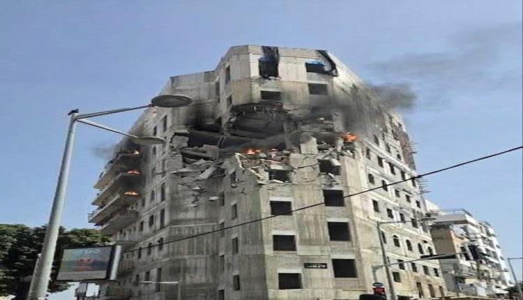 إصابة 25 شخصا ف إسرائيل جراء سقوط شظايا صاروخية