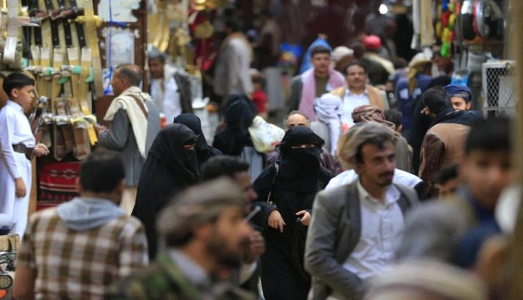 الحوثي يذبح القطاع الخاص بقرار صادم للتجار في صنعاء.. بعضهم فر إلى عدن