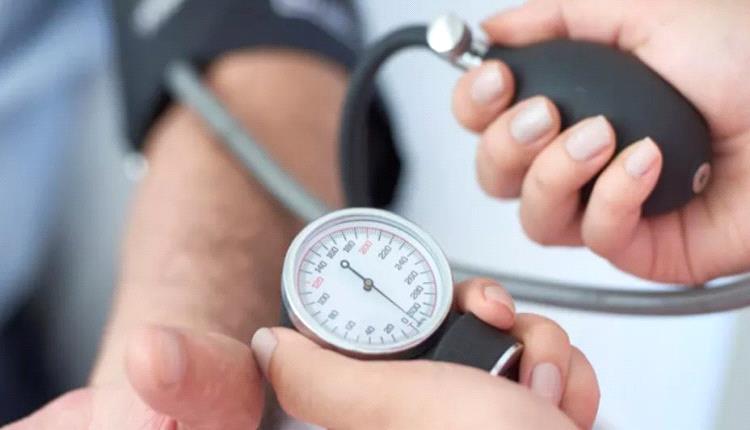 عادات يومية غير متوقعة تسبب ارتفاع مستوى ضغط الدم 
