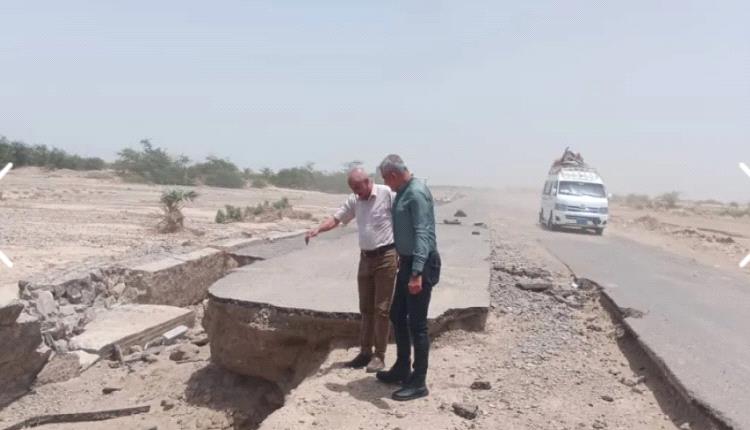 الحكيمي: اضرار سيول الأمطار في المخا فاقت التوقعات