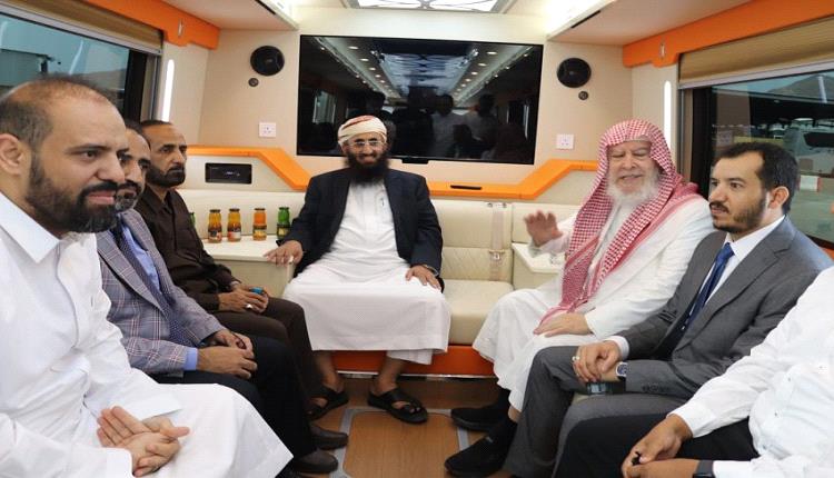 الوادعي يناقش مع شركة النقل البري خطط وآليات نقل حجاج اليمن بين مطار جدة والأراضي المقدسة