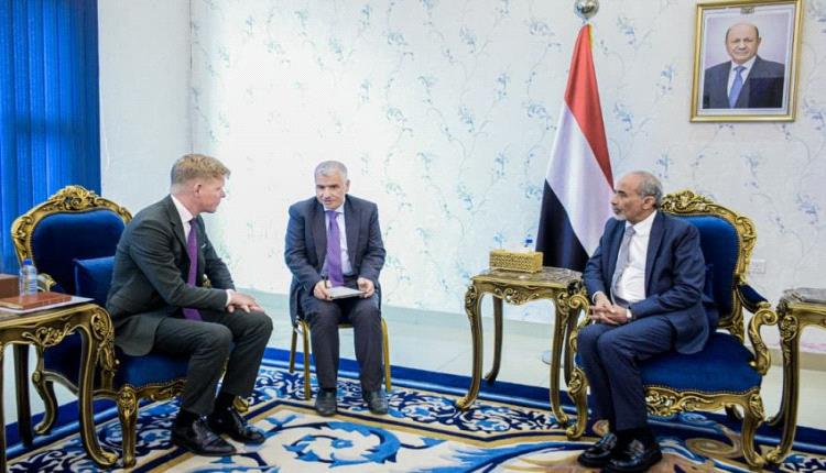 الفريق الصبيحي يستقبل المبعوث الأممي في عدن ويناقش جهود إحياء السلام 