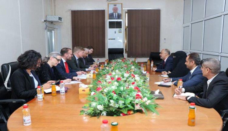 الوسيط الدولي يكثف لقاءاته بوزراء الشرعية في عدن