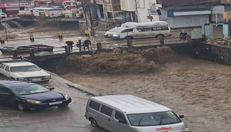 سيول تعز تحصد طفلين في ساعات.. فاجعة مزدوجة تشعل الغضب وتفتح ملف الإهمال