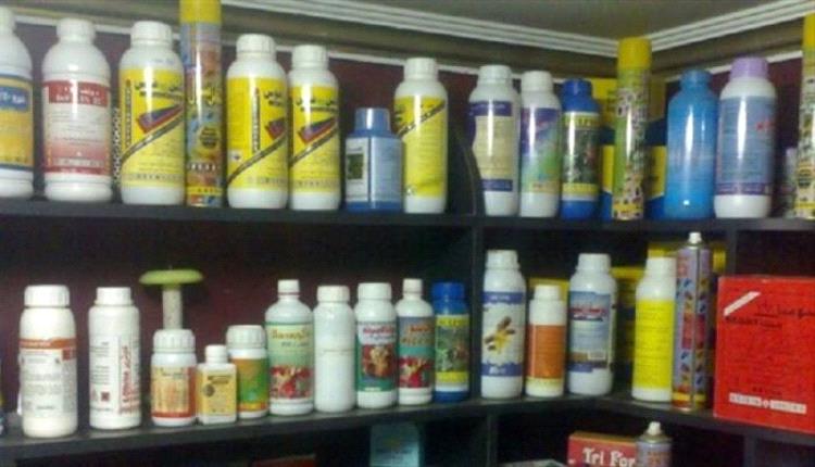 الحوثي يحول الأسواق إلى مختبر سموم.. مبيدات محظورة تغزو المزارع وتفضح شبكة تجارة الموت