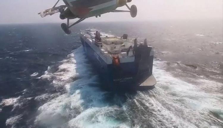 مسلحون يعترضون سفينة تجارية ويحاولون اختطافها قبالة سواحل الحديدة