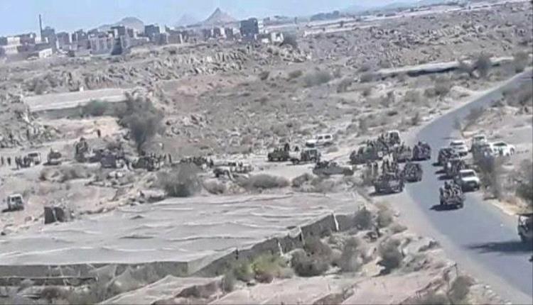 قبلي بارز في البيضاء يهدد بمواجهة الحوثي بالرصاص بعد حصار منزله للمرة الثانية