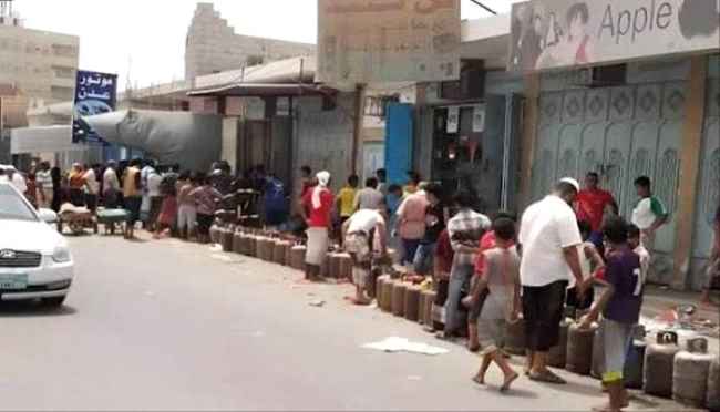 باحث نفطي يحمل الحكومة مسؤولية تفاوت أسعار الغاز بين المحافظات وتفاقم الأزمة