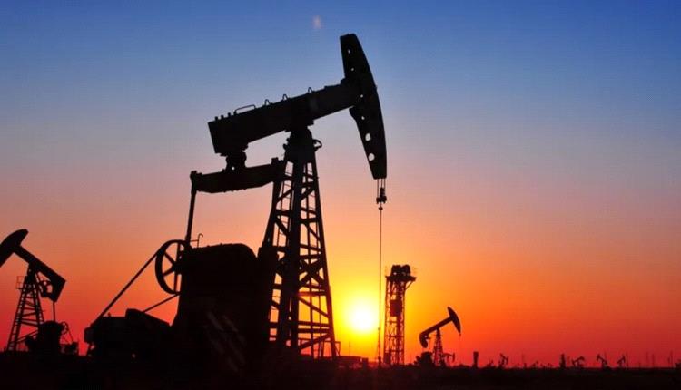 النفط يقفز 7% وسط تحرك أميركي للسيطرة على الموانئ الإيرانية ومضيق هرمز 