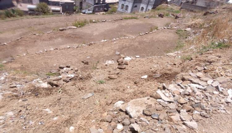 إب تحت الاستنزاف.. اعتداءات متصاعدة على أراضي الأوقاف والمقابر