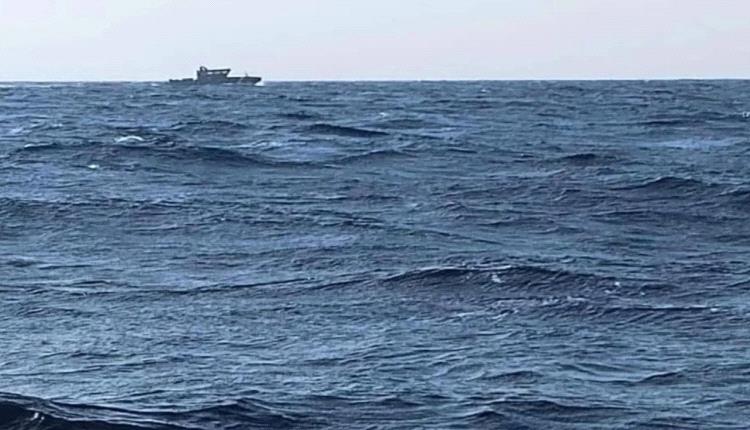 عملية بحث موسعة عن شقيقين مفقودين قبالة سواحل شبوة.. وخفر السواحل يطلب طائرة مروحية 