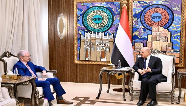 رشاد العليمي للمجتمع الدولي: يجب إنهاء تهديدات الحوثي بدلاً عن إحتوائه وإستثمار هذه اللحظة 