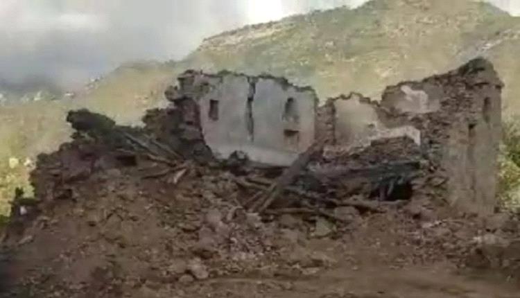 إب.. انهيار منزل أسرة في العدين بسبب الأمطار 