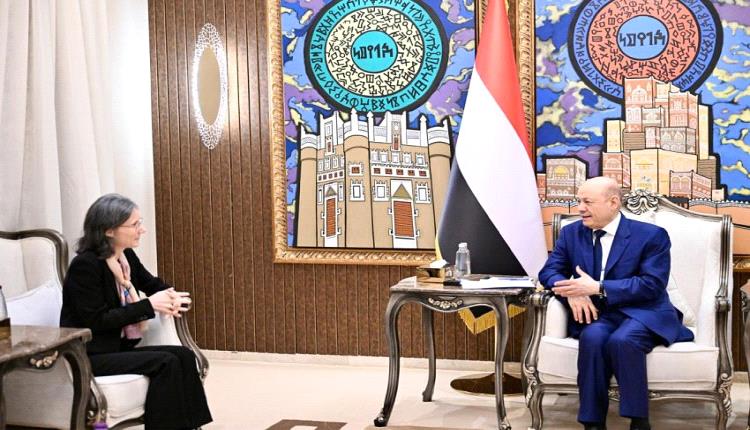 العليمي يحذر من مخاطر استمرار النظام الإيراني بالاستثمار في المليشيات الارهابية