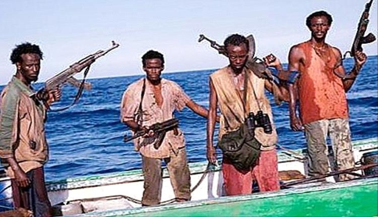 اختطاف ناقلة وقود قبالة الصومال واحتجاز 17 بحارًا في عرض البحر