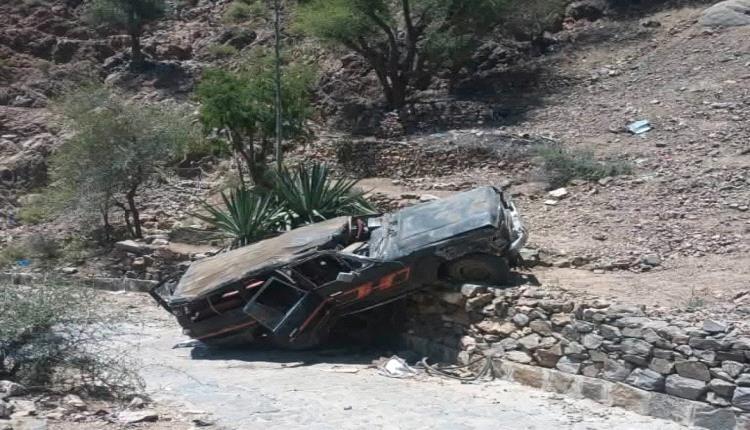 انقلاب مروع يقتل ويصيب تربويين في لحج