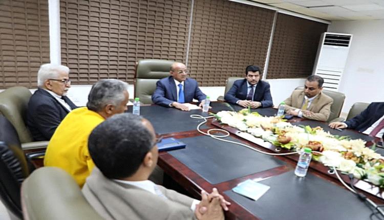 تصعيد رقابي داخل البنك المركزي بعدن.. المعبقي يلوح بإجراءات صارمة ويضع الإدارات تحت المجهر 