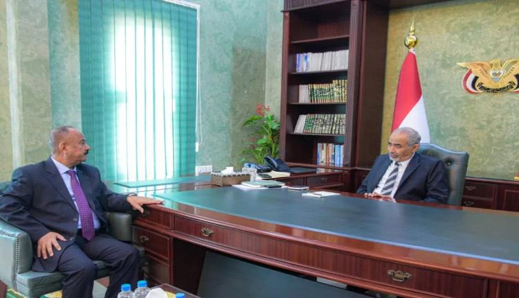 الصبيحي يوجه وزارة النقل ببرفع جاهزية المواني اليمنية وتقديم التسهيلات 