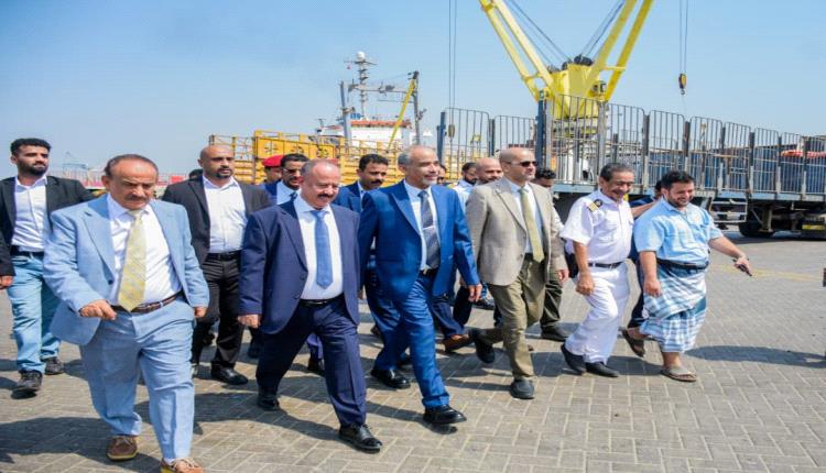 تحركات رئاسية لإنعاش النقل بعدن.. الصبيحي يضع الميناء والمطار تحت المجهر ويكشف معركة الإصلاح