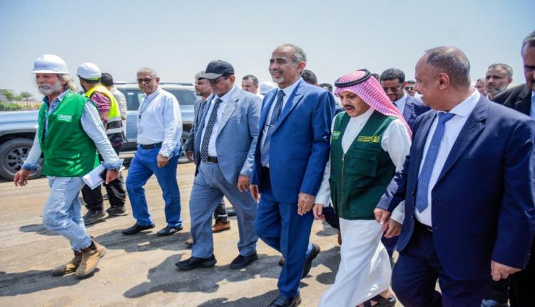 تحرك ميداني للفريق الصبيحي في عدن.. زيارة مفاجئة لوزارة النقل وميناء المعلا ومطار عدن 