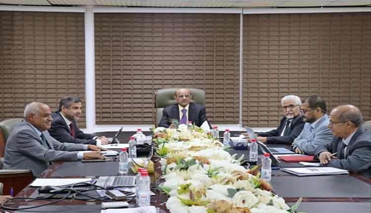 البنك المركزي في عدن يكشف تفاصيل ما دار في اجتماعاته وبرنامجه القادم