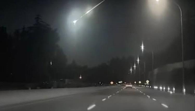 نيزك يسقط من السماء يرعب بعض سكان كندا