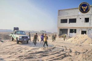 حملة واسعة لمكافحة البناء العشوائي في عدن تضبط مخالفين