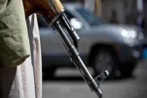 قتيل وثلاثة جرحى باشتباكات قبلية في عمران