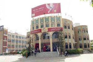 يمن موبايل تنهب مشتركيها.. محامٍ يكشف المستور ويفضح الشركة