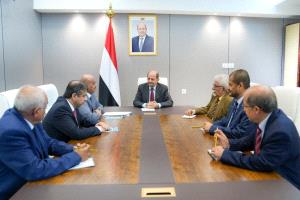 الحكومة تعلن تحرير البنك المركزي وتدفع به كخط الدفاع الأخير لإنقاذ الريال وكسر أزمة السيولة