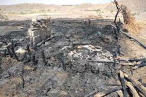 حريق يلتهم منزل أسرة ويتحول إلى رماد بالكامل في المخا