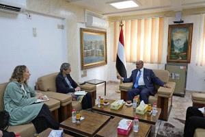 المعبقي يبحث مع سفيرة هولندا دعم الاستقرار الاقتصادي