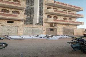 قوات أمنية تمزق علم الجنوب وتطيح بمقر الانتقالي بعد ساعات من افتتاحه في سيئون