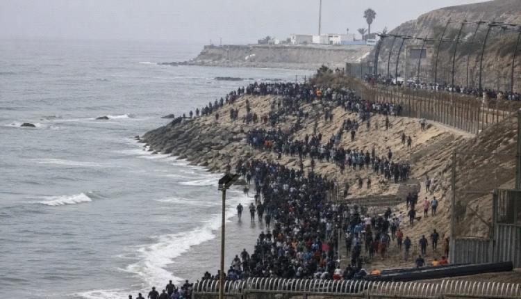 سفارة اليمن في المغرب تتحدث عن متابعة وفاة وفقدان مواطنين خلال العبور إلى سبتة