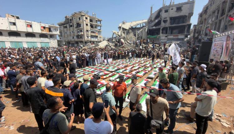 تشييع 112 فلسطينياً تم انتشالهم من تحت الأنقاض في غزة