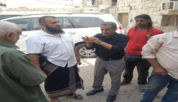 مدير عام التواهي يواصل النزول الميداني لمتابعة أعمال صيانة شبكة الصرف الصحي بمنطقة القلوعة