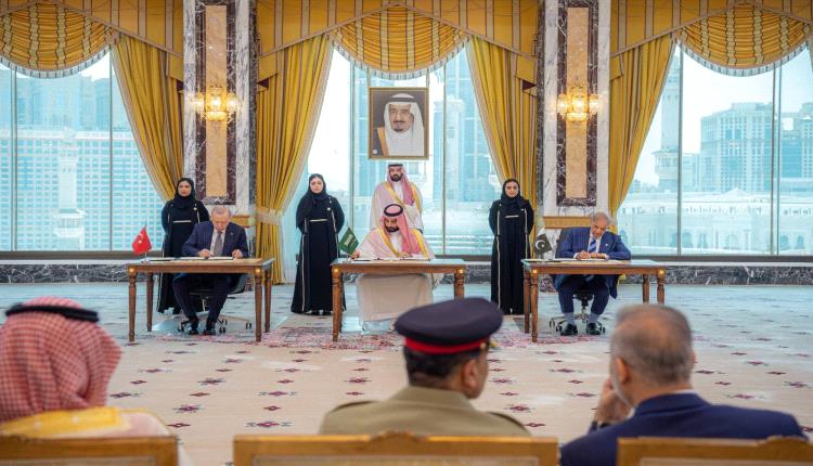 رسالة قوية للحوثي وإيران.. السعودية وتركيا وباكستان تحالف دفاع ثلاثي