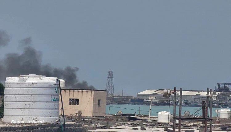 مع تصاعد صواريخ الحوثي على المخا.. ناشط يفتح ملف باتريوت أبوظبي ويحرج السعودية بهذه الرسالة